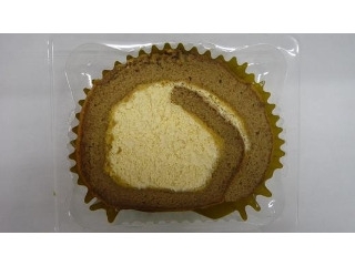 「セブン-イレブン 生キャラメルロールケーキ 袋1個」のクチコミ画像 by キックンさん