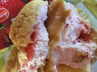 「オランジェ あまおう苺のシュークリーム 袋1個」のクチコミ画像 by 好物は栗さん