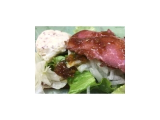 「セブン-イレブン ローストビーフのサラダ」のクチコミ画像 by makiponさん