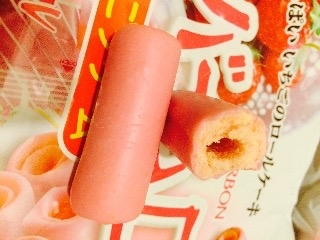 「ブルボン ミニバームロール いちごクリーム 袋148g」のクチコミ画像 by ちび丸さん