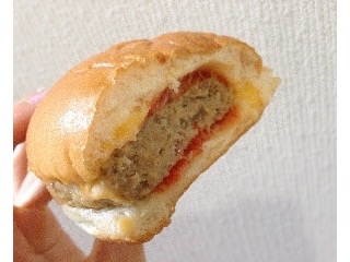 「ローソン MACHI cafe’ チーズバーガー 袋1個」のクチコミ画像 by Tico さん
