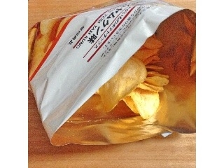 「無印良品 国産じゃがいものポテトチップス トムヤムクン味 袋55g」のクチコミ画像 by もみぃさん