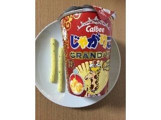 「カルビー じゃがりこ GRANDバター カップ70g」のクチコミ画像 by MOKAさん
