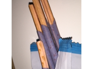 「江崎グリコ 幸せの青いベリーポッキー ハートフル 箱11本×2」のクチコミ画像 by フィリップンさん