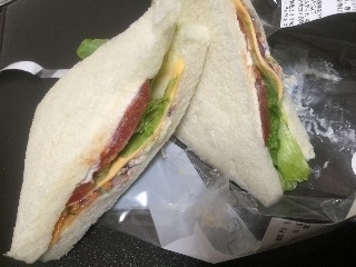 「セブン-イレブン たっぷり野菜サンド 袋2個」のクチコミ画像 by Kotoさん