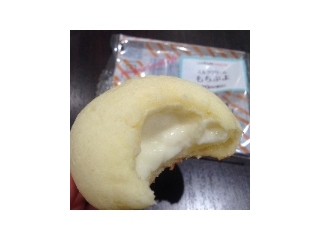 「ローソン Uchi Cafe’ SWEETS もちぷよ ミルククリーム 袋1個」のクチコミ画像 by かずなさん