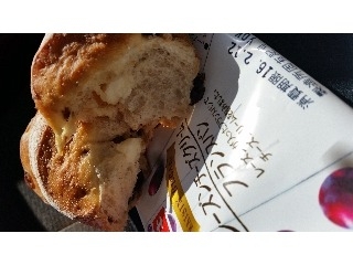 「ヤマザキ レーズンチーズクリームフランスパン 袋1個」のクチコミ画像 by レビュアーさん