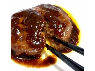 「イオン トップバリュ（TOPVALU） 肉汁を閉じ込めたデミグラスソースハンバーグ 1個」のクチコミ画像 by つなさん