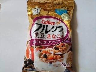 「カルビー フルグラ 黒豆きなこ味 袋350g」のクチコミ画像 by いちごみるうさん