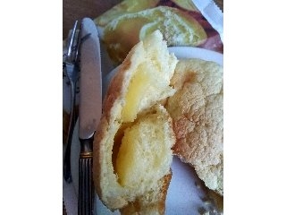 「ローソン バター広がるメロンパン」のクチコミ画像 by もっこさん