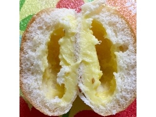 「セブンプレミアム たっぷりクリームパン 袋4個」のクチコミ画像 by マロンまろんさん