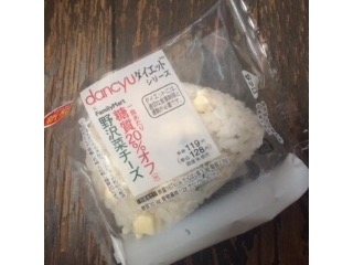 「ファミリーマート 野沢菜チーズおむすび」のクチコミ画像 by ちょぱこさん
