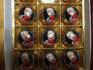 「ハインドル モーツァルト クーゲル チョコレート 箱7粒」のクチコミ画像 by レビュアーさん