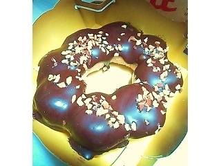 「ミスタードーナツ のびのびポン・デ・リング チョコアーモンド」のクチコミ画像 by Funkyさん