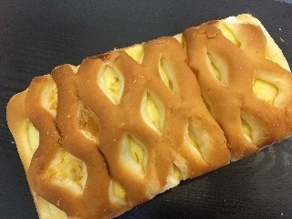 「ファミリーマート ソフトなチーズクリームパン」のクチコミ画像 by mnhsママさん