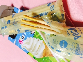 「グリコ ポッキー 高原のソフトクリーム味 箱2袋」のクチコミ画像 by まりもぐもさん