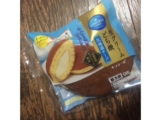 「モンテール 小さな洋菓子店 生クリームどら焼 北海道チーズ 袋1個」のクチコミ画像 by ちょぱこさん