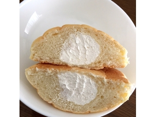 「神戸屋 ふわふわホイップのメロンパン 袋1個」のクチコミ画像 by 人入人さん