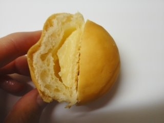 「シャトレーゼ ぷにっとひとくちクリームパン 4個入」のクチコミ画像 by レビュアーさん