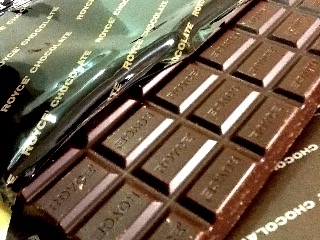 「ロイズコンフェクト ロイズ 板チョコレート〔ブラック〕 箱130g」のクチコミ画像 by レビュアーさん