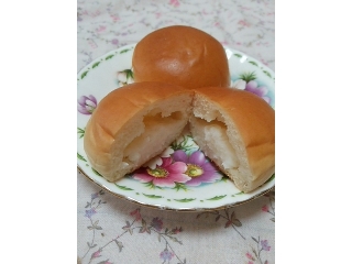 「ヤマザキ 薄皮 ココナッツクリームパン 袋5個」のクチコミ画像 by 紫の上さん