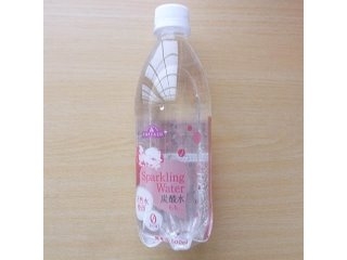 「トップバリュ Sparkling Water 炭酸水 もも ペット500ml」のクチコミ画像 by emaさん