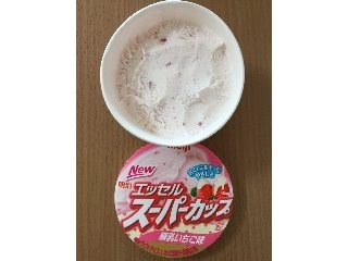 「明治 エッセル スーパーカップ 練乳いちご味 カップ200ml」のクチコミ画像 by MOKAさん