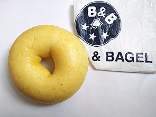 「BAGEL＆BAGEL コーンベーグル 1個」のクチコミ画像 by いちごみるうさん