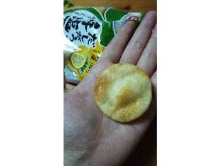 「亀田製菓 手塩屋ミニ 柚子こしょう味 袋55g」のクチコミ画像 by れれたんさん
