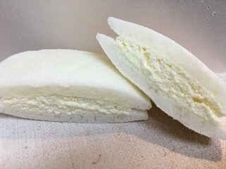 「セブン-イレブン もっちり白いレアチーズどら」のクチコミ画像 by mnhsママさん