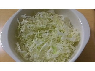 「セブンプレミアム お手軽カット野菜 千切りキャベツ 袋150g」のクチコミ画像 by ふじつぼだんきさん