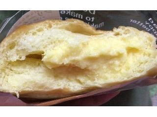 「セブン-イレブン たっぷり！なめらかクリームのクリームパン」のクチコミ画像 by レビュアーさん