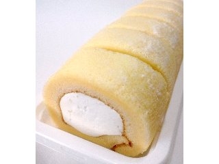 「ローソン Uchi Cafe’ SWEETS もち食感ロール 白バラ牛乳入りホイップ」のクチコミ画像 by つなさん