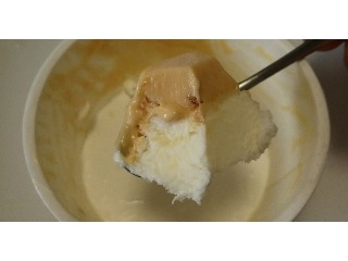 「グリコ デリチェ 濃厚ベイクドチーズケーキ＆レアチーズアイス カップ140ml」のクチコミ画像 by aengさん