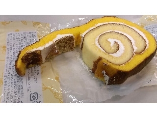 「ローソン カステラケーキで巻いたロール」のクチコミ画像 by ふじつぼだんきさん