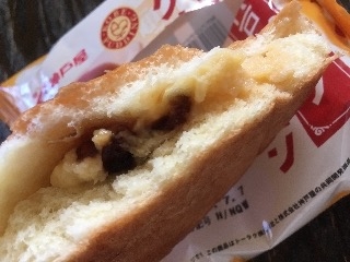 「神戸屋 神戸プリンクリームパン 袋1個」のクチコミ画像 by たかはっさんさん