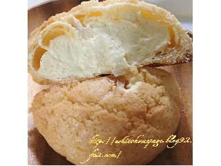 「ローソン 塩バターメロンパンみたいなシュークリーム」のクチコミ画像 by マロンまろんさん
