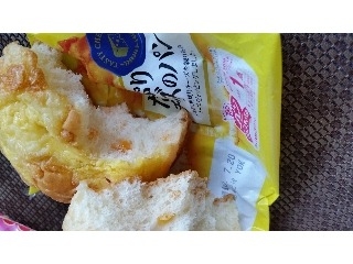 「ヤマザキ たっぷりチーズのパン 袋1個」のクチコミ画像 by レビュアーさん