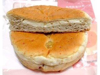 「木村屋 くるみとチーズのパン 袋1個」のクチコミ画像 by つなさん