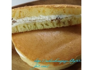 「プレシア チーズクリームのパンケーキ 袋1個」のクチコミ画像 by マロンまろんさん