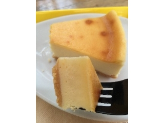 「フレッシュネスバーガー ベイクドチーズケーキ 北海道クリームチーズ使用」のクチコミ画像 by レビュアーさん