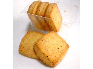 「セブンプレミアム 黒胡椒香る濃厚チーズクッキー 袋5枚」のクチコミ画像 by つなさん