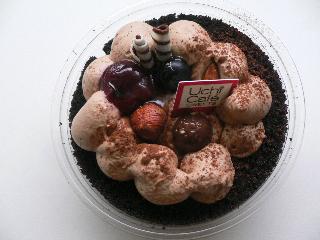 「ローソン Uchi Cafe’ SWEETS チョコのデコロールケーキ パック1個」のクチコミ画像 by マリン♪さん