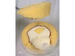 「ローソン Uchi Cafe’ SWEETS プレミアム レモンとレアチーズのロールケーキ 袋1個」のクチコミ画像 by きゃらめるばにらさん