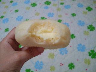 「ローソン Uchi Cafe’ SWEETS 冷やして食べるクリームパン 袋1個」のクチコミ画像 by やっぺさん