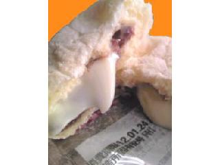 「サークルKサンクス おいしいパン生活 とろ～り練乳あんぱん 袋1個」のクチコミ画像 by もちょもちょぷりりんさん