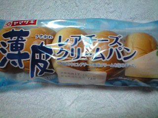「ヤマザキ 薄皮 レアチーズ風味クリームパン 袋5個」のクチコミ画像 by mimi7さん
