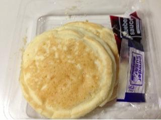 「ニッポンハム Sucre et Sucre 果実入り ブルーベリーソース付き パンケーキ 2枚入り 袋120g」のクチコミ画像 by mimi7さん