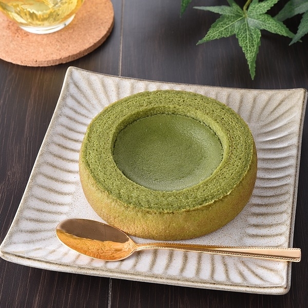 ファミリーマート 旨み抹茶チーズケーキバウム