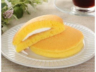 ローソン もちっとパンケーキ 安納芋あん&ミルクホイップ 2個入